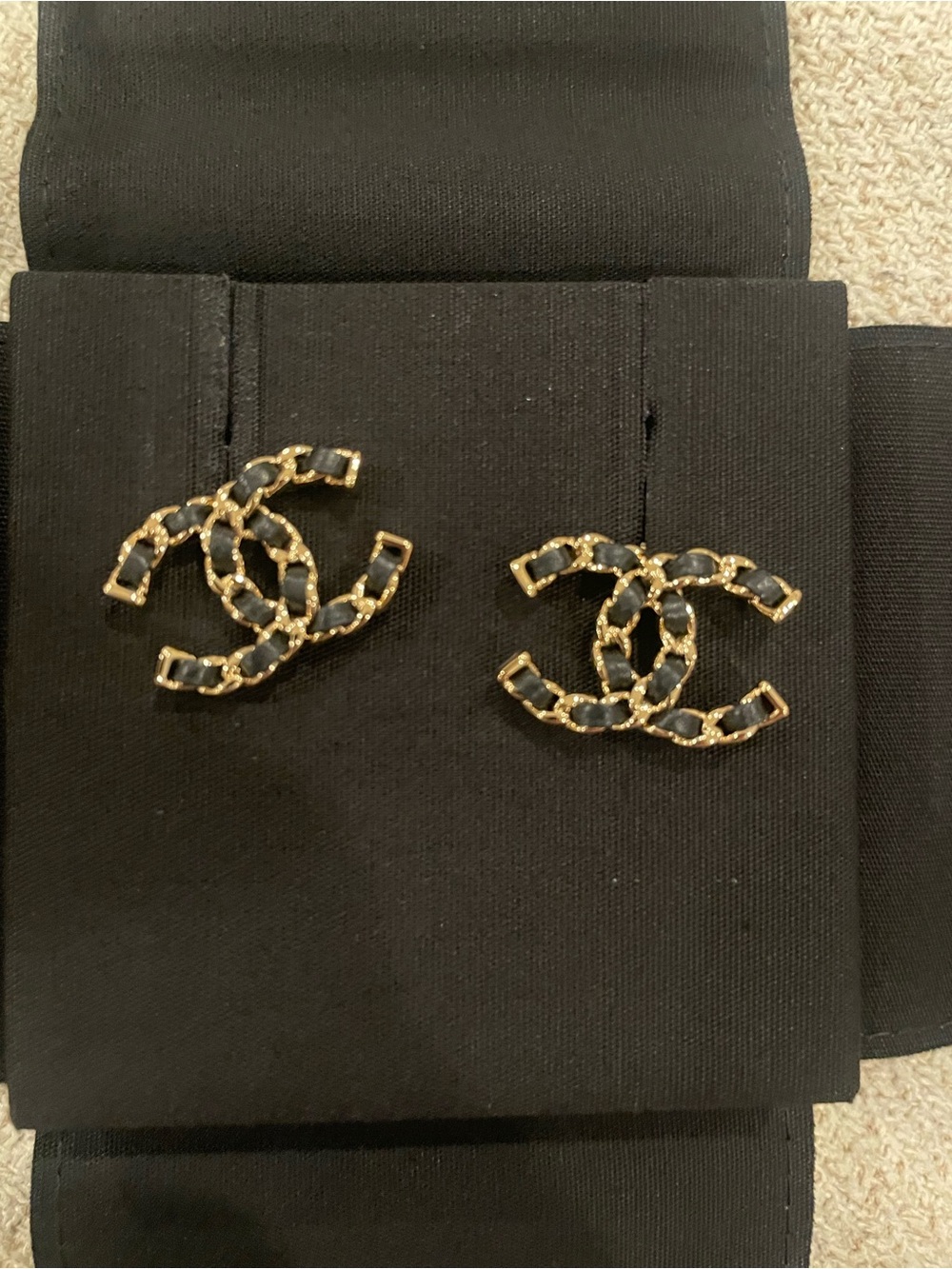 Chanel CC earrings - new in box